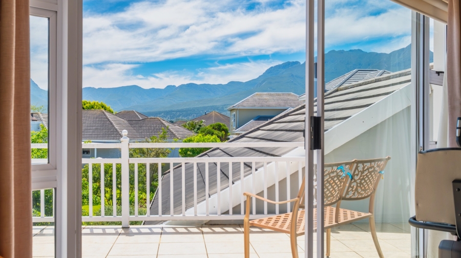 3 Bedroom Property for Sale in Kingswood Golf Estate Western Cape